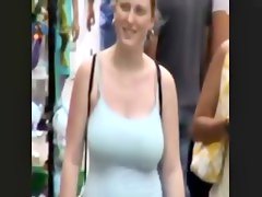 Candid teen bouncing tits in tanktop